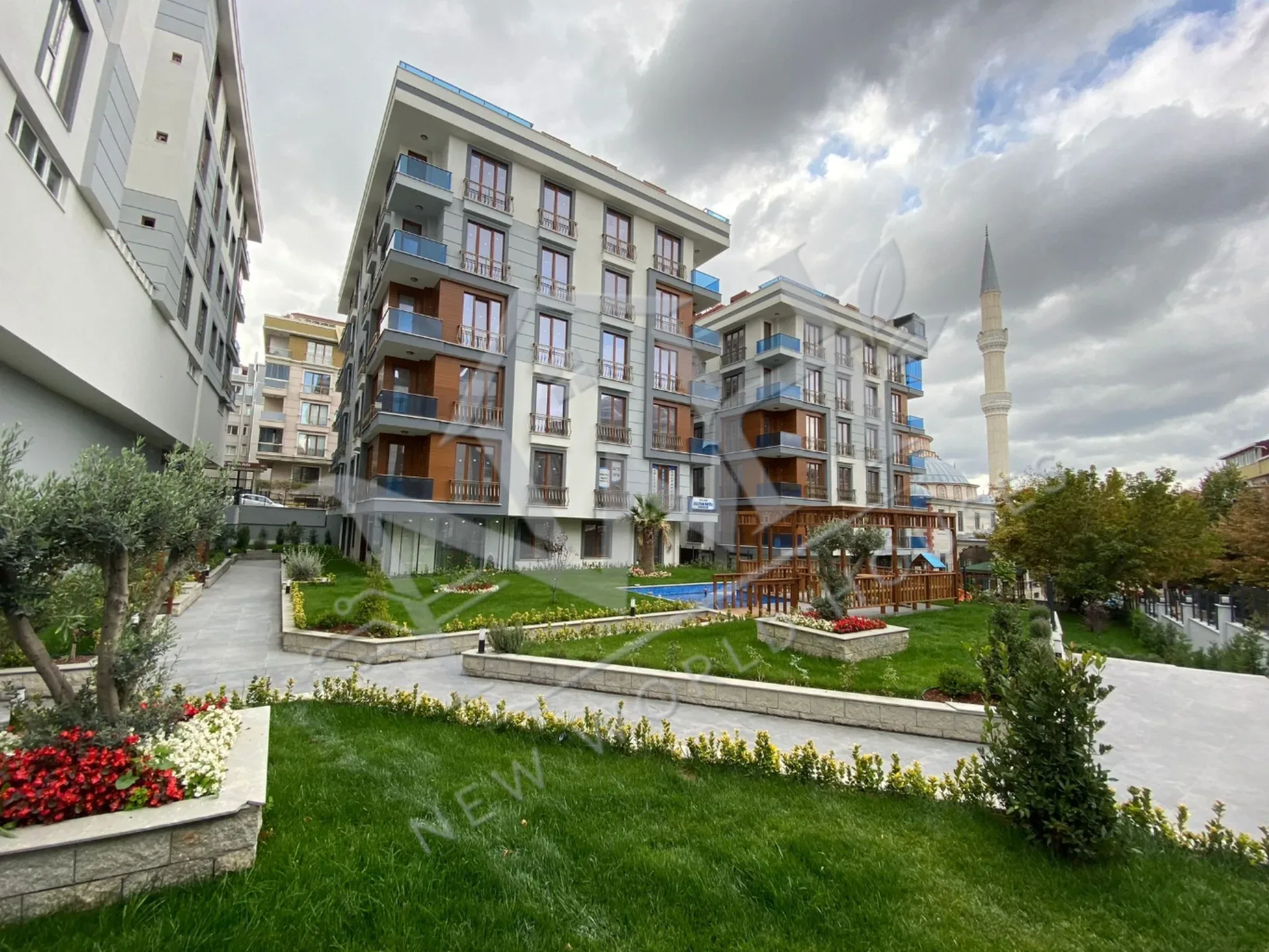 Luxury Apartments for Sale in a Complex in Beylikdüzü