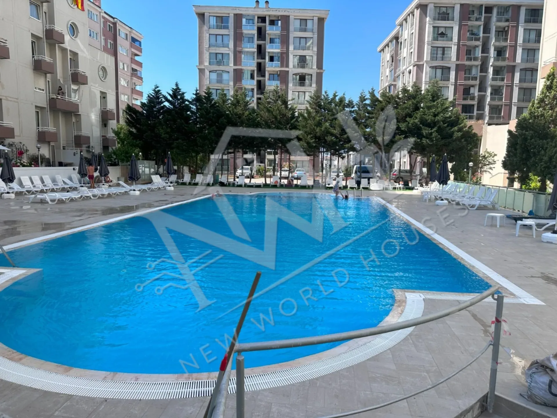 Beylikdüzü Pool Front Sea View Flat For Sale