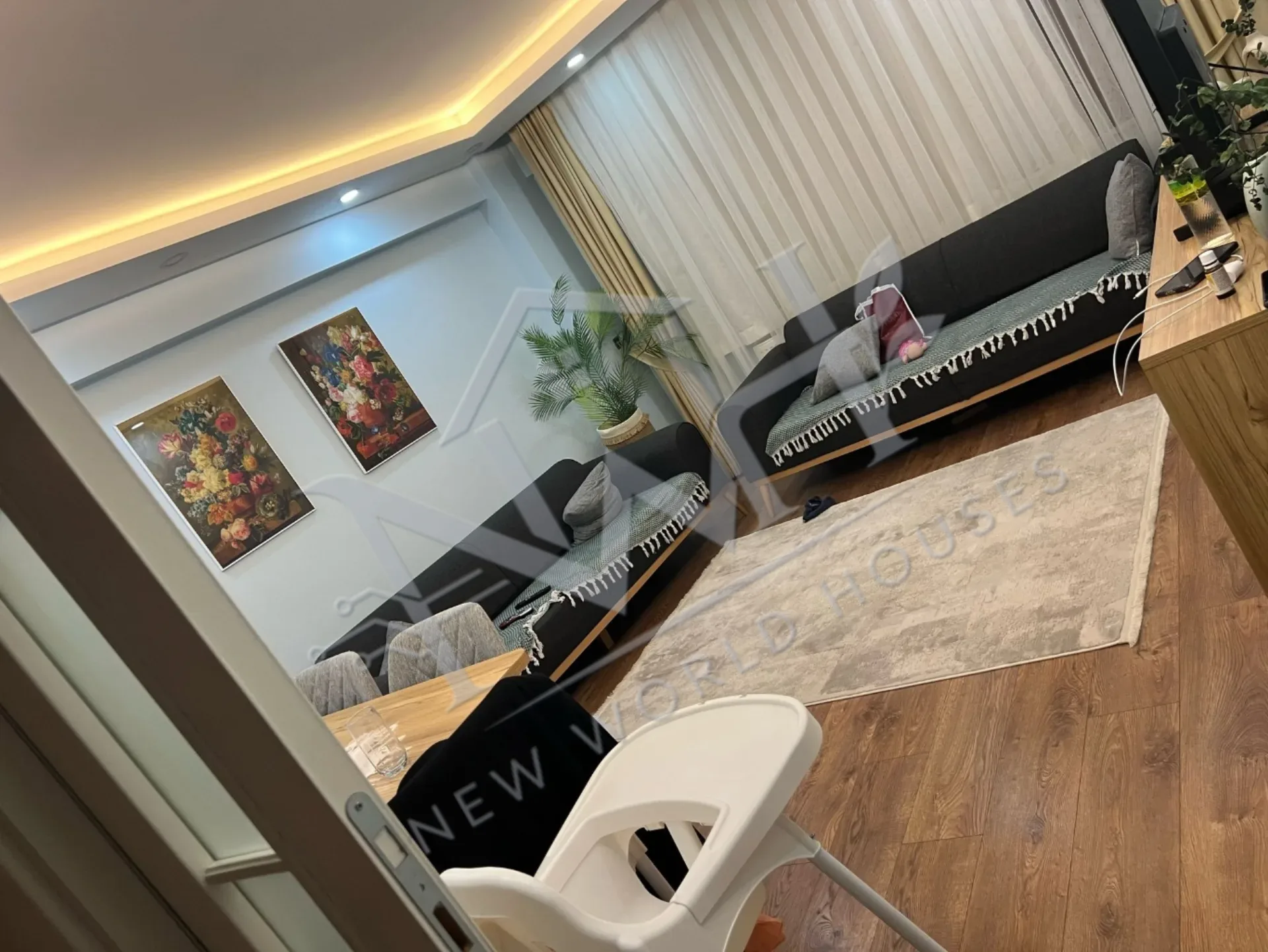Apartment for Sale 1 Minute Away Beyoğlu Metrobus