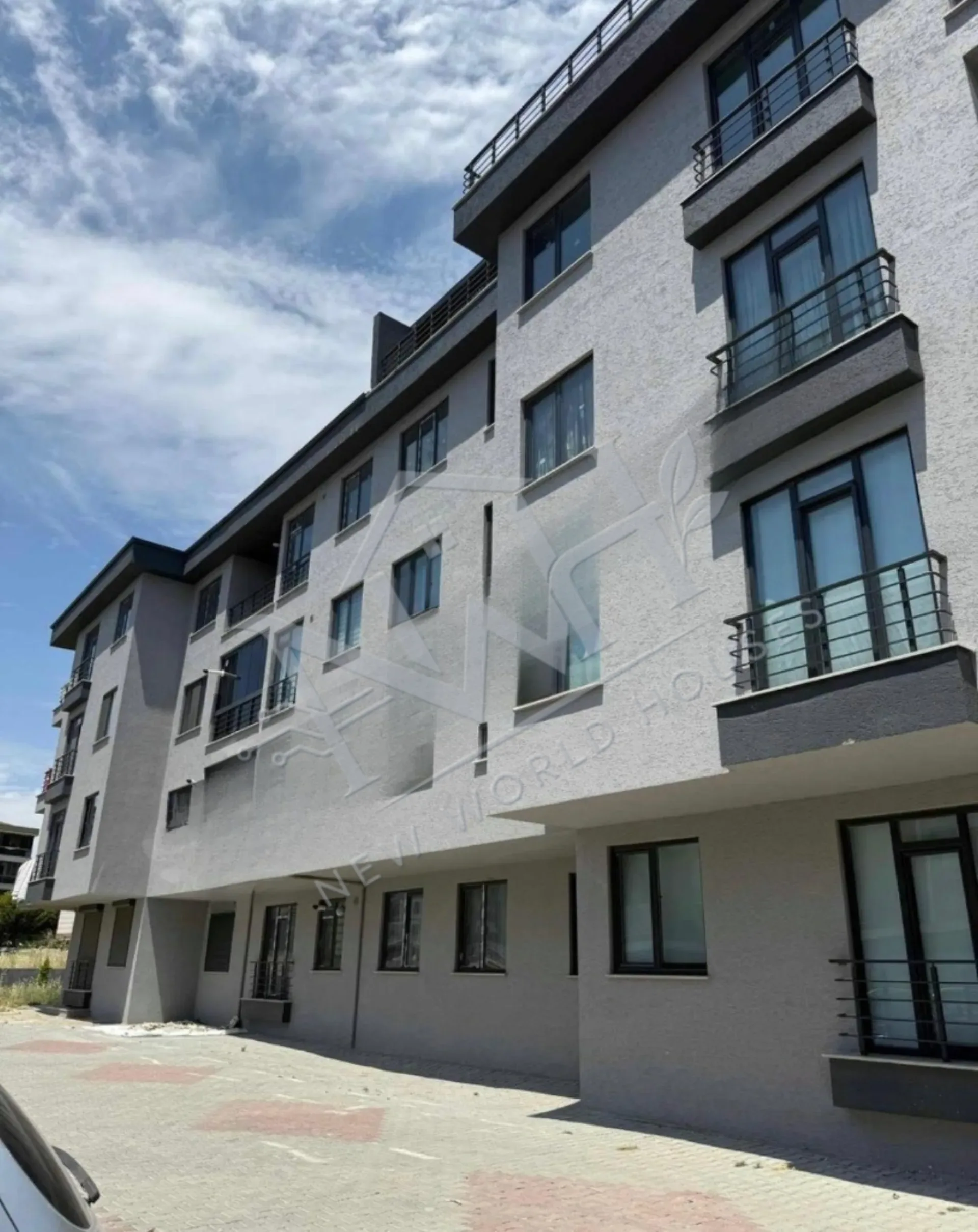 2+1 Flat for Sale in a New Building in Silivri Selimpaşa