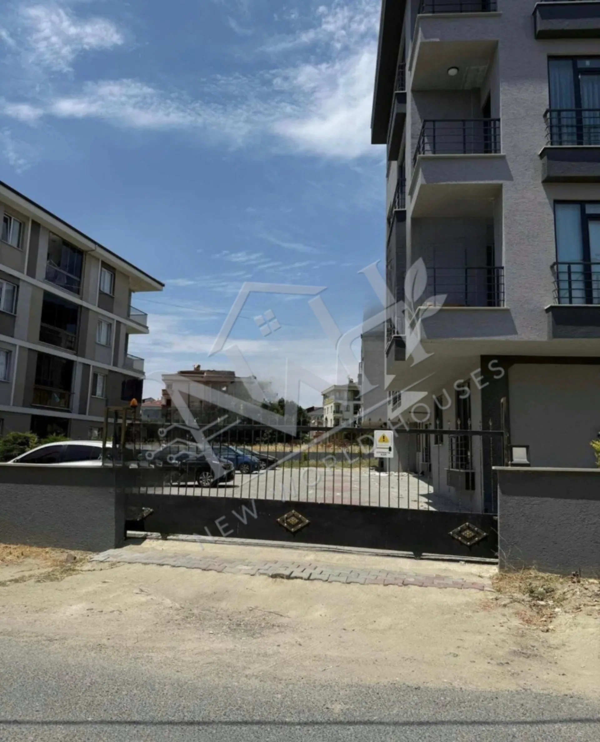 2+1 Flat for Sale in a New Building in Silivri Selimpaşa