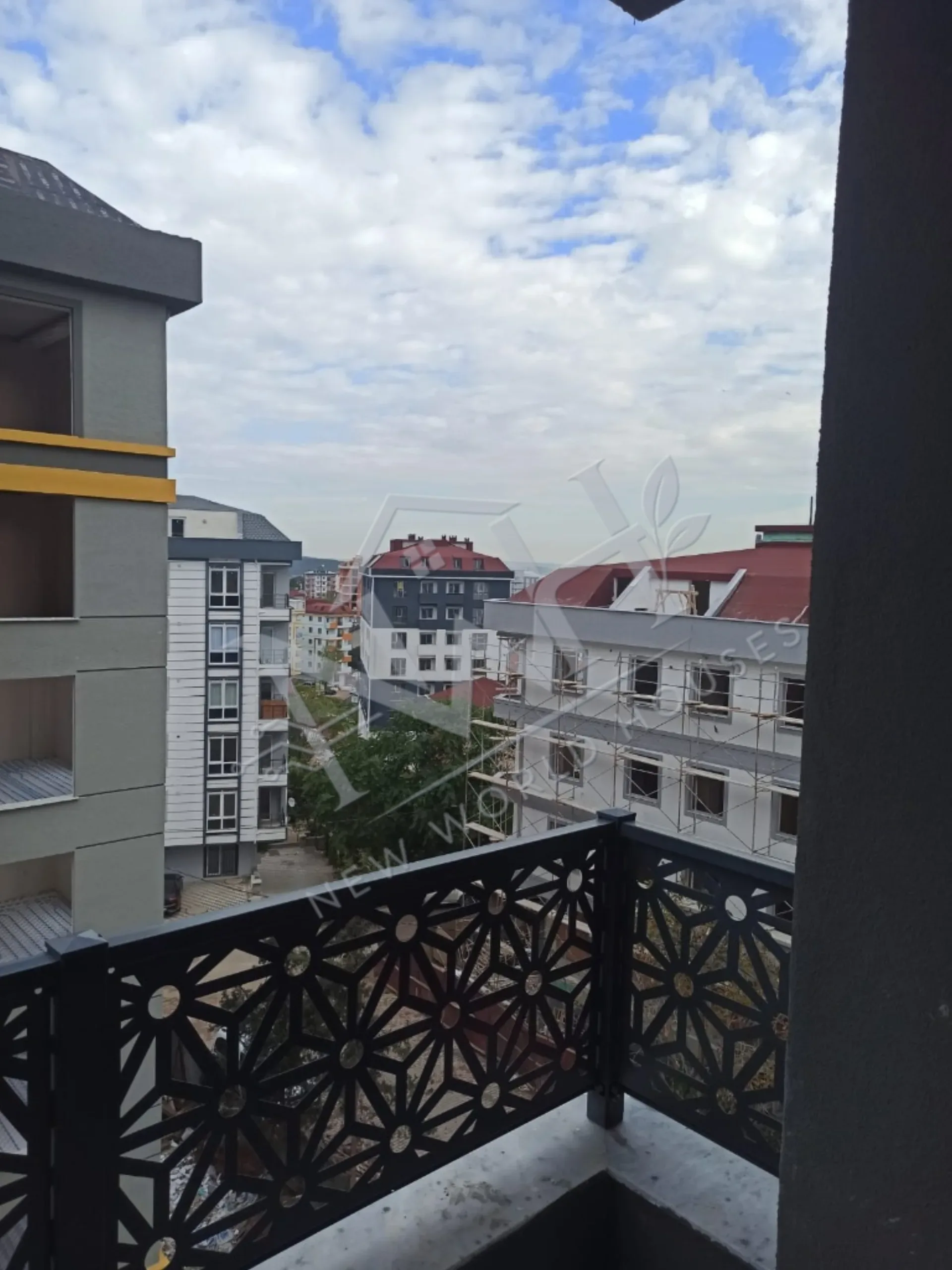 3+1 Apartment for Sale in a Complex with a Pool