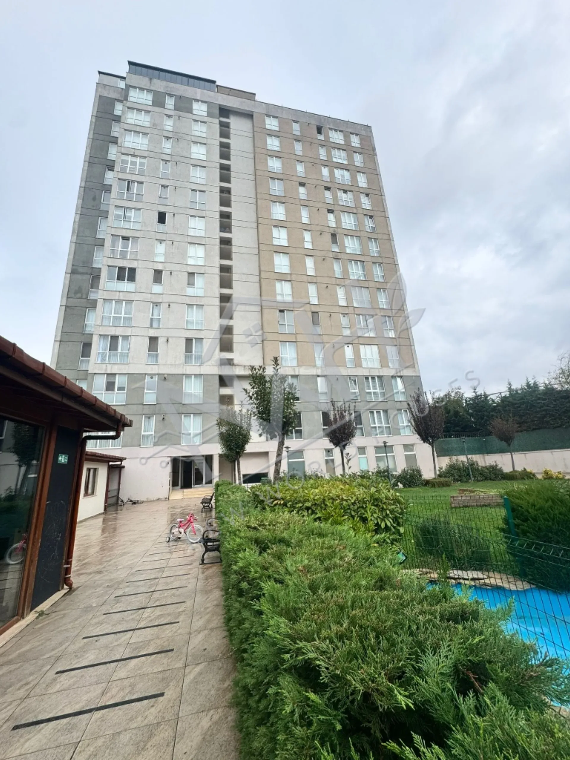 3+1 Apartment for Sale in Sultanbeyli Complex
