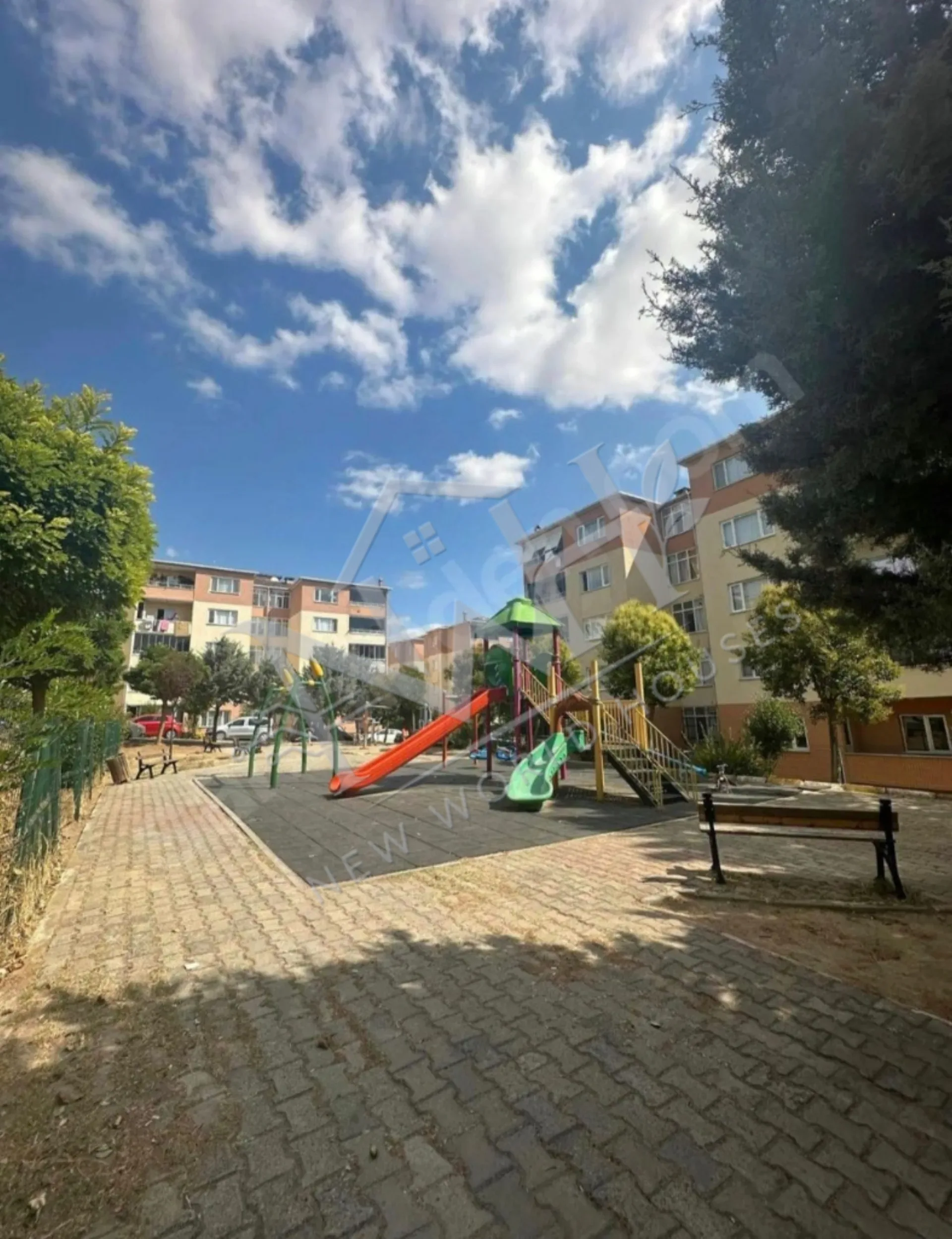 3+1 Apartment for Sale in Silivri with Pool