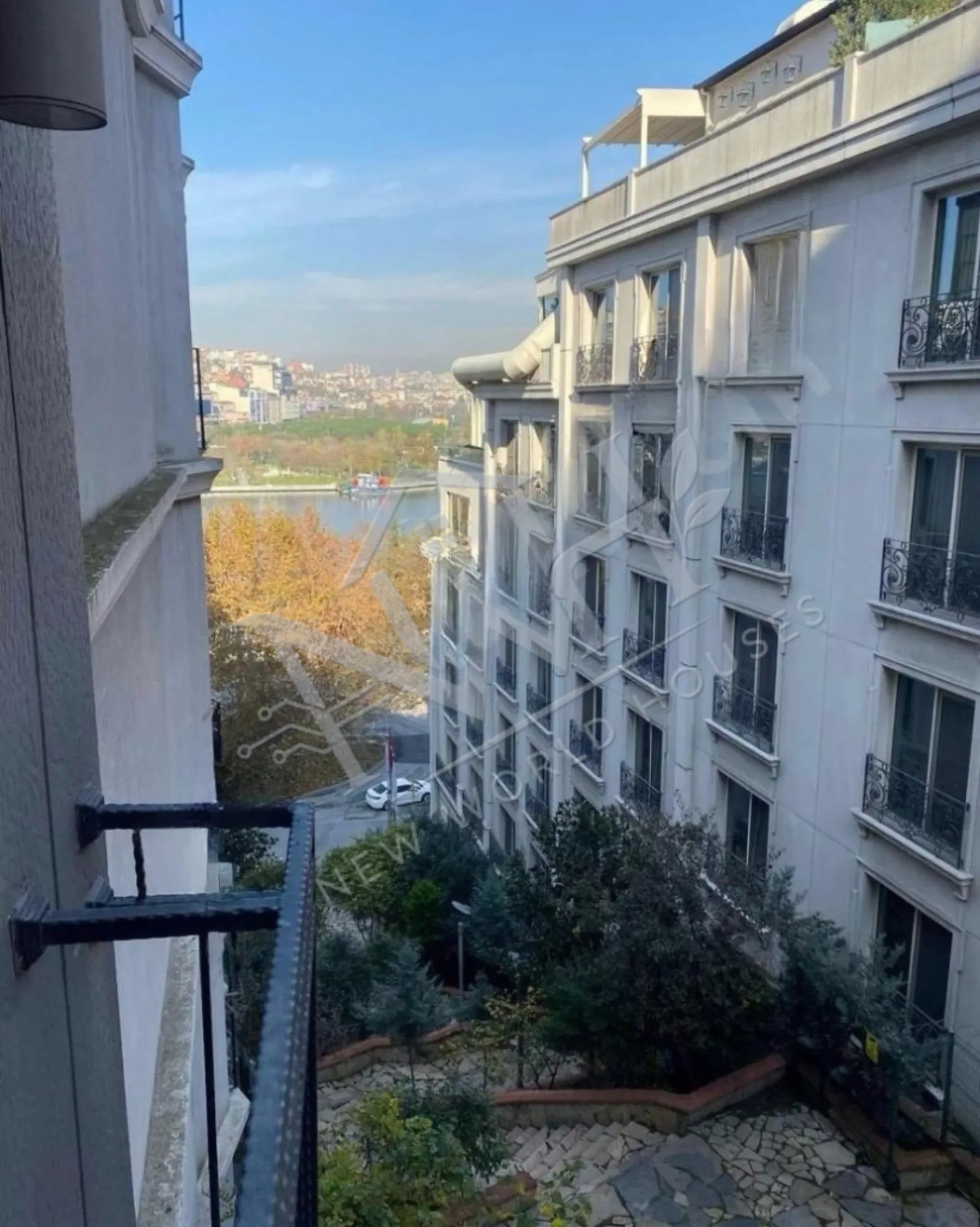2+1 APARTMENT FOR SALE IN BEYOĞLU SÜTLÜCE, NEAR THE BEACH, WITH PARKING