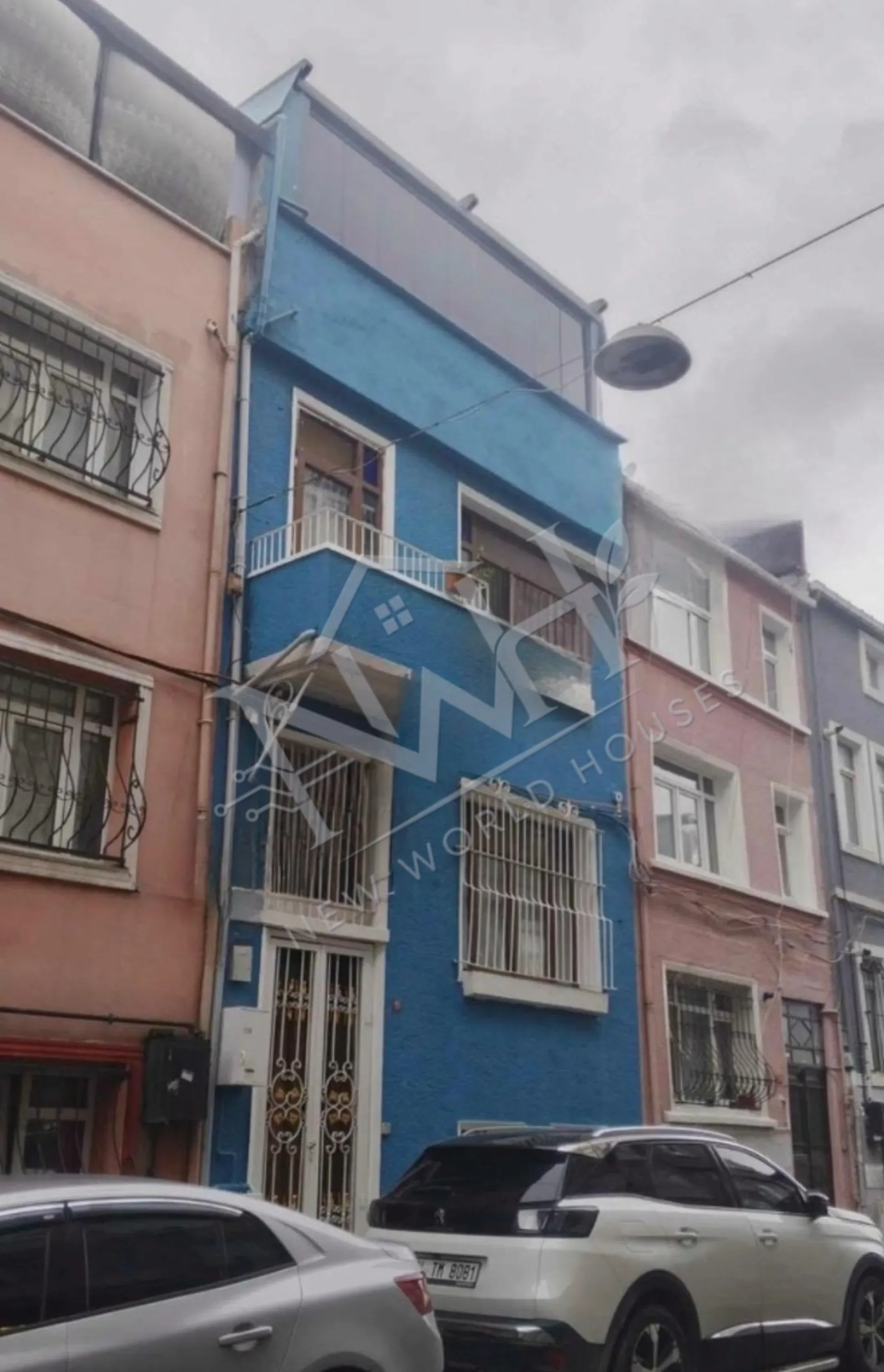 BUILDING FOR SALE WITH INDIVIDUAL TITLE DEED IN A CENTRAL LOCATION IN FATIH