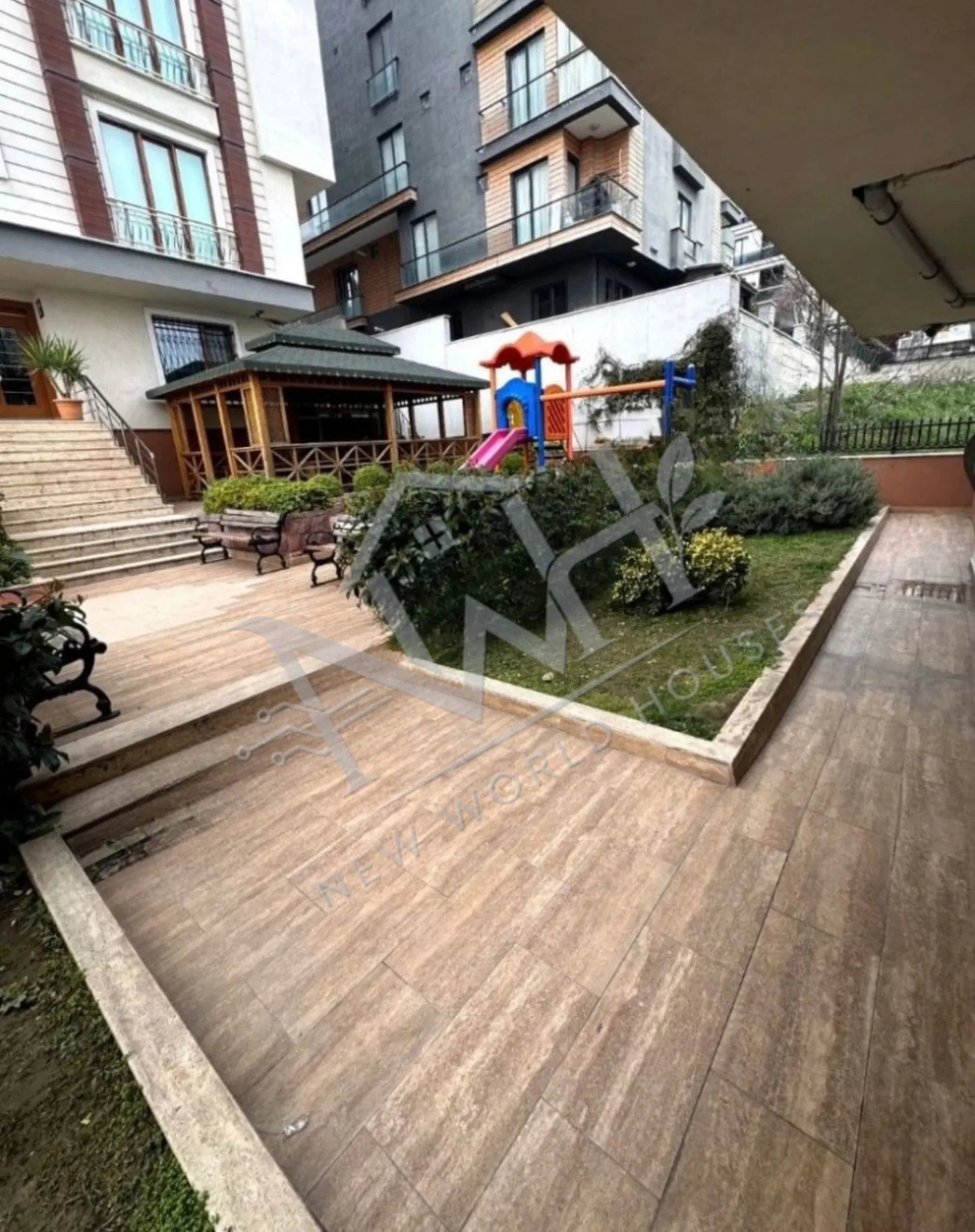 2+1 APARTMENT FOR SALE IN A BOUTIQUE COMPLEX IN ADNAN KAHVECİ, BEYLİKDÜZÜ