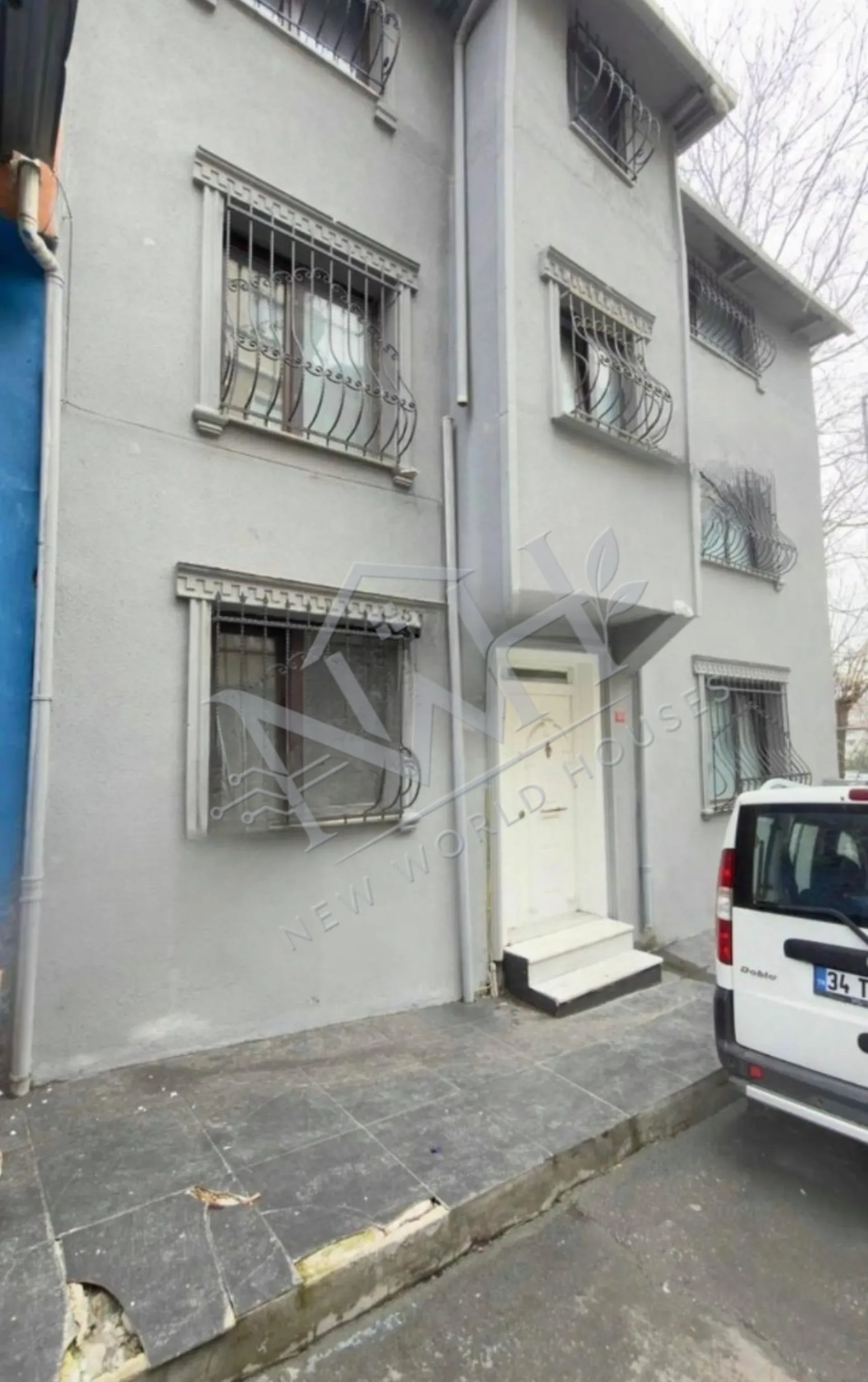 4-STORY, 8-ROOM BUILDING WITH GARDEN FOR SALE IN BEYOĞLU, COMPLETELY RENOVATED