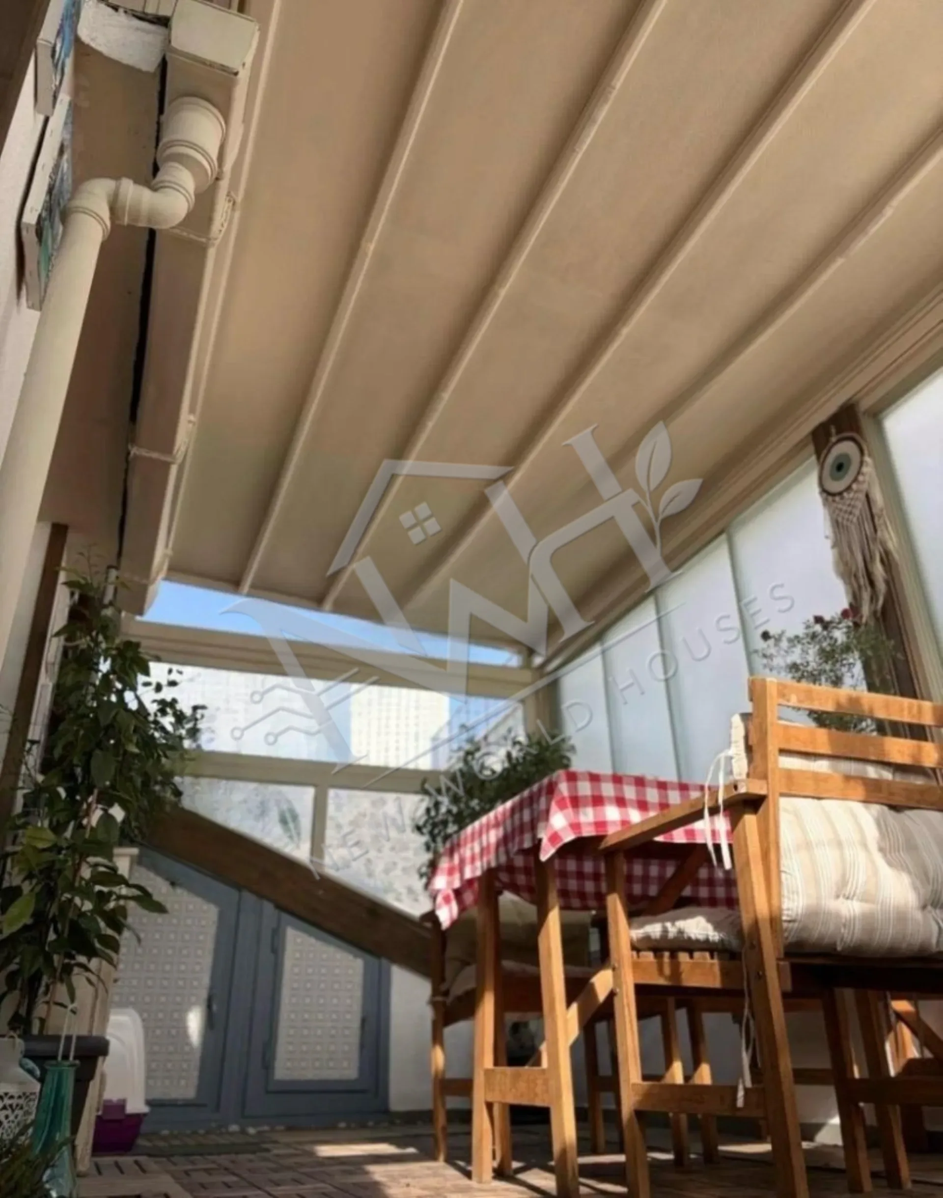 DUPLEX APARTMENT WITH WINTER GARDEN IN A CENTRAL LOCATION IN ŞİŞLİ.