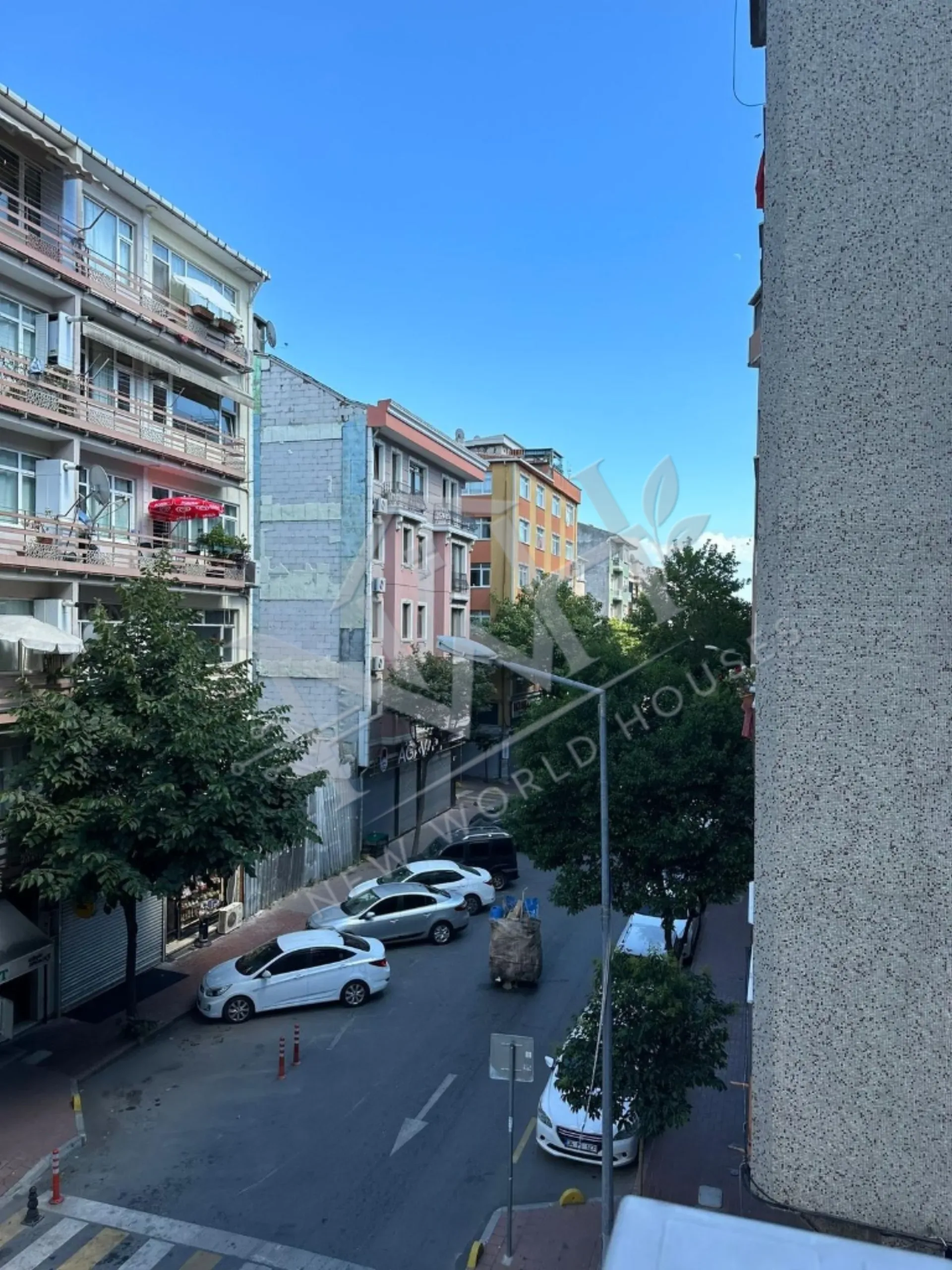 APARTMENT FOR SALE IN A CENTRAL LOCATION IN FATIH, SUI FOR CITIZENSHIP APPLICATION.