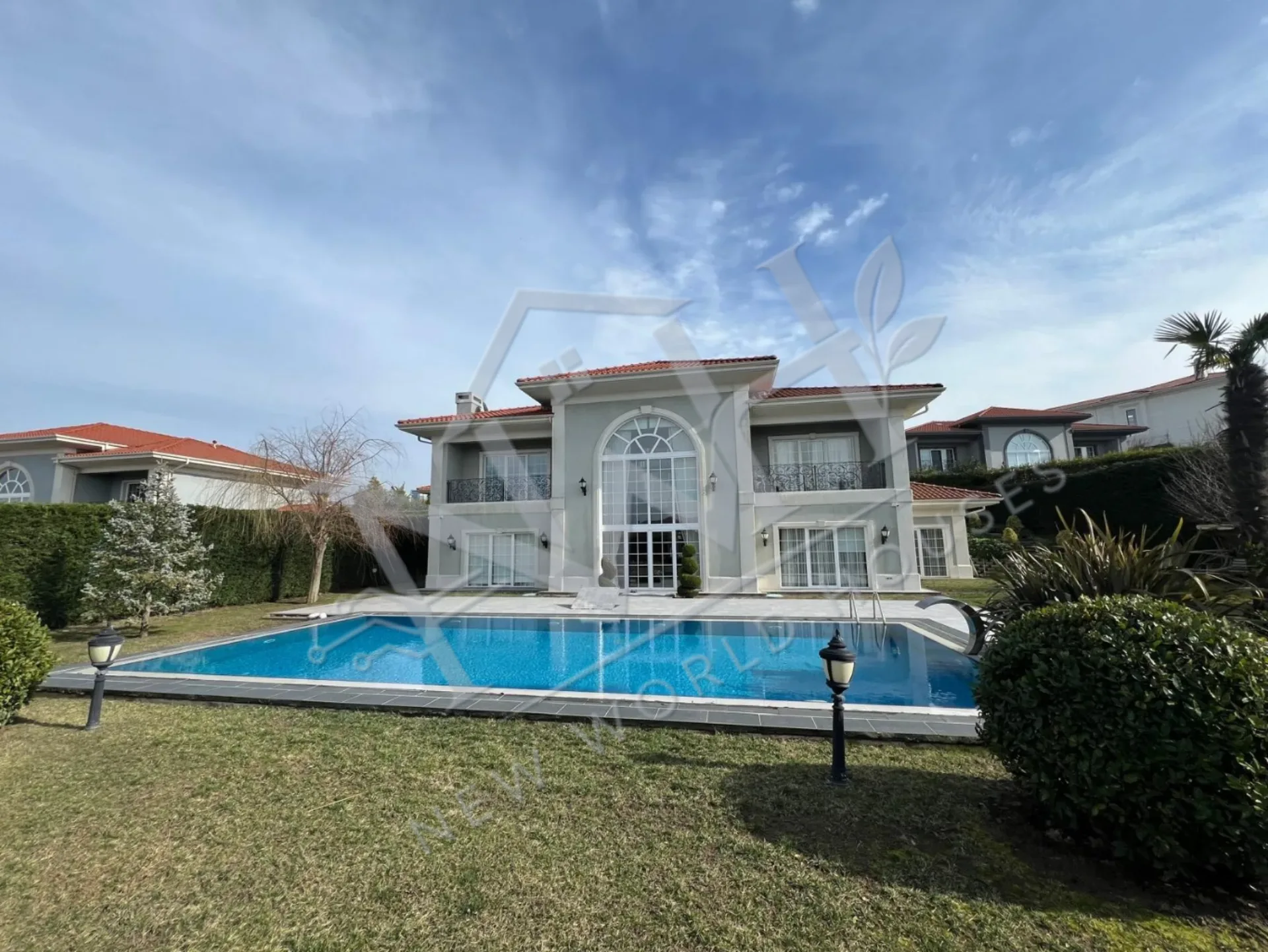 ULTRA LUXURY PRIVATE VILLA FOR SALE IN BUYUKCEKMECE ISTANBUL – PRIVATE POOL & HIGH-END LIFESTYLE