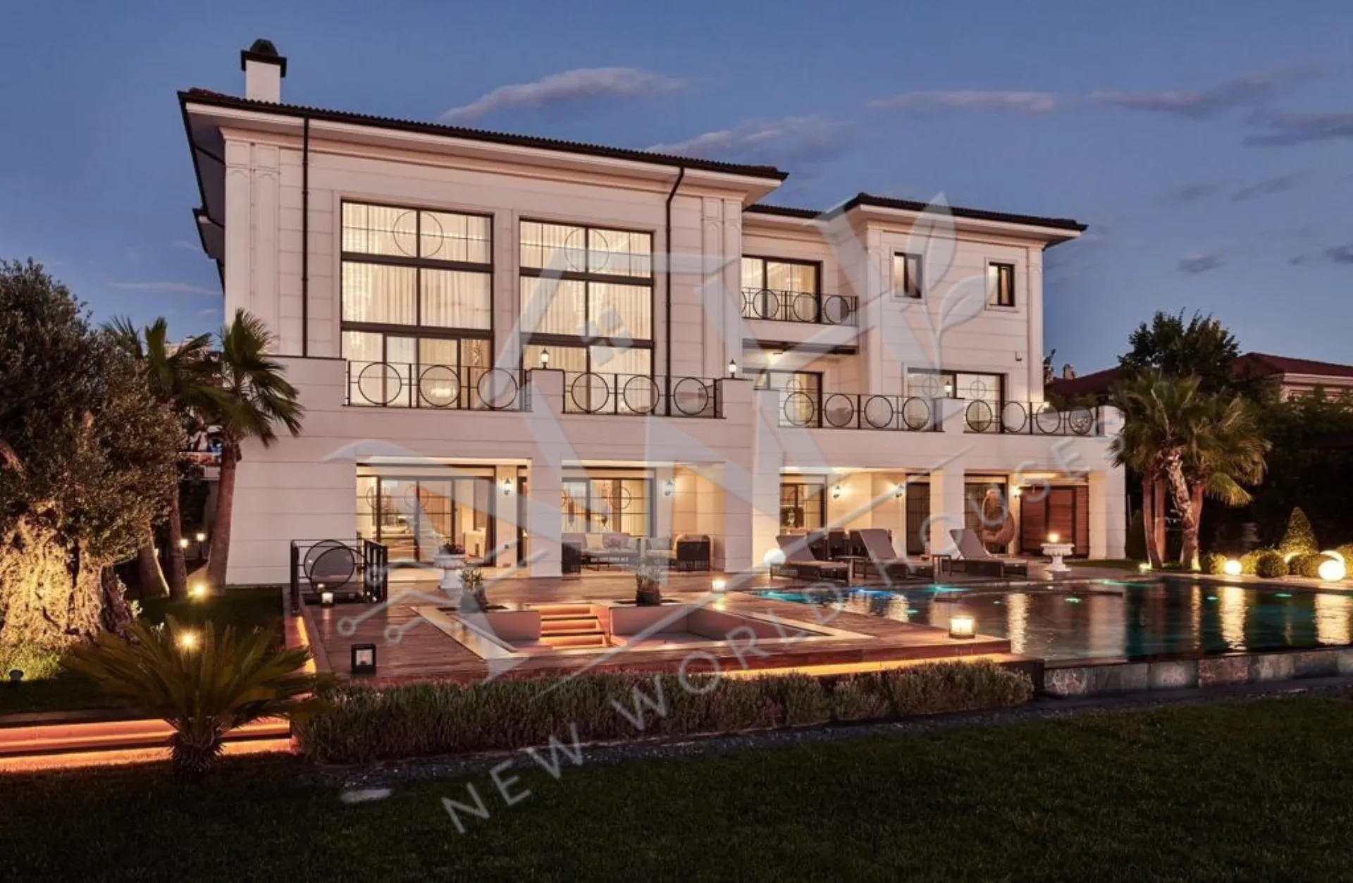 Prestigious 7+2 Detached Villa with Private Pool in Büyükçekmece, Istanbul
