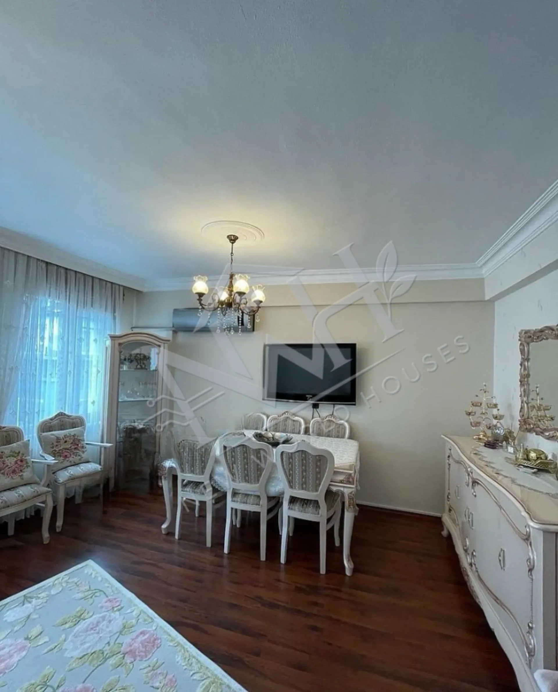 3+1 APARTMENT FOR SALE IN ISTANBUL – CENTRAL LOCATION NEAR TRAMWAY | READY TO MOVE