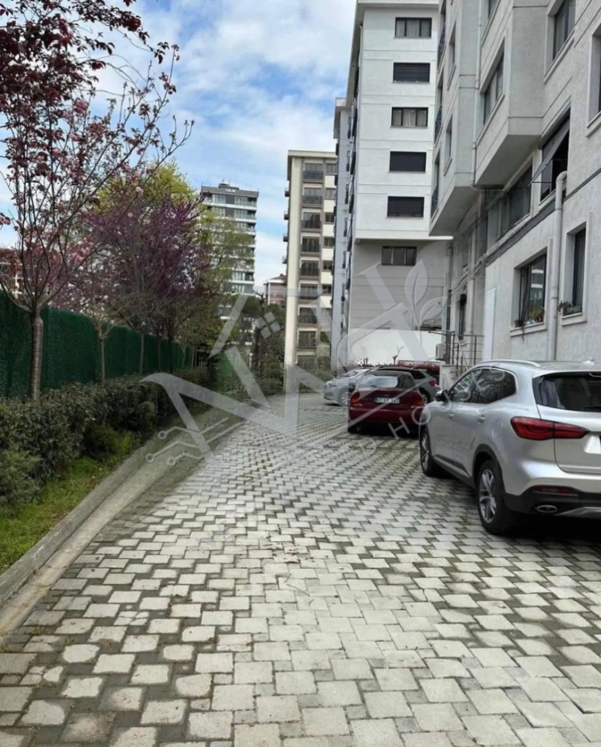 2+1 APARTMENT FOR SALE IN KADIKÖY WITH PARK VIEW – CENTRAL LOCATION |