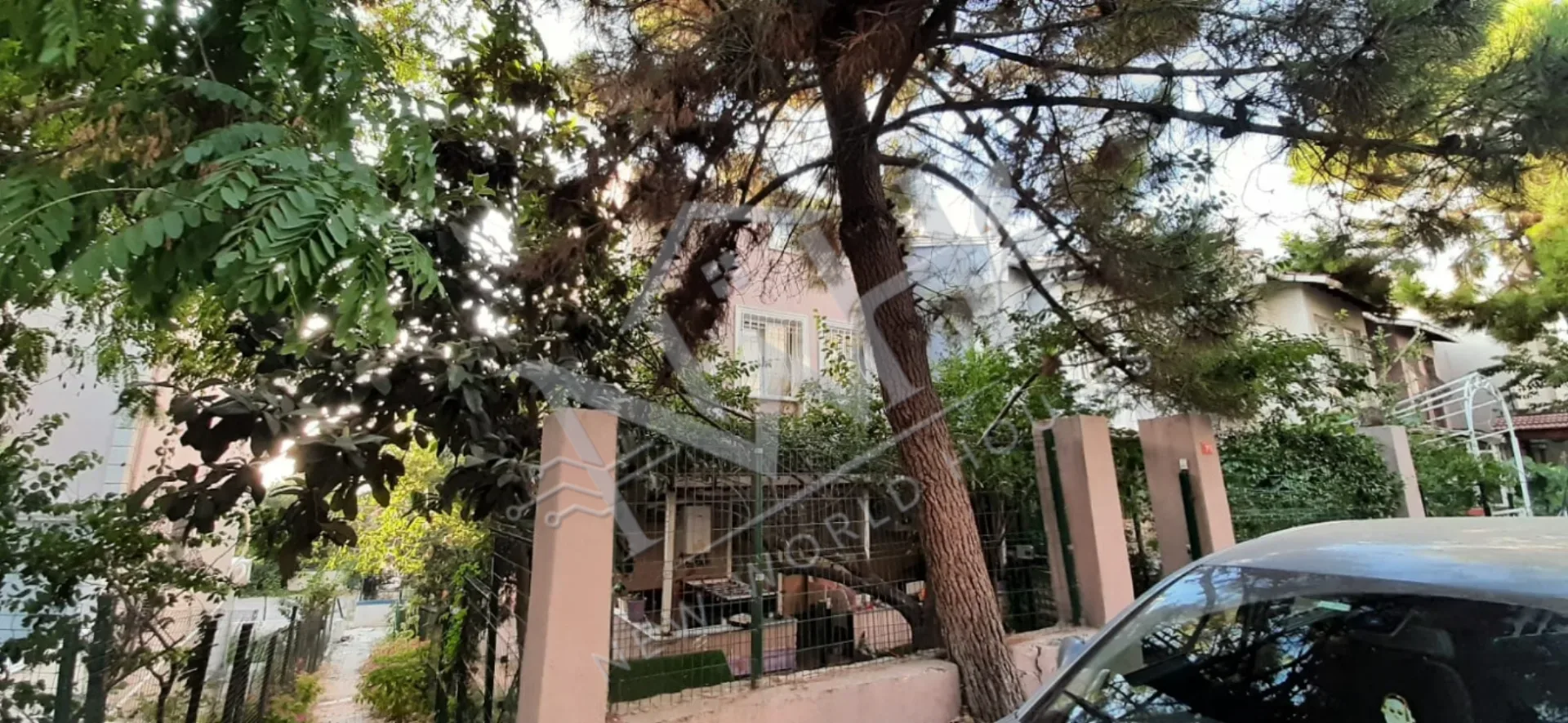 THREE-STORY CORNER VILLA FOR SALE IN BEYLİKDÜZÜ WITH SEA VIEW – PRIVATE GARDEN | INVESTMENT OPPORTUN