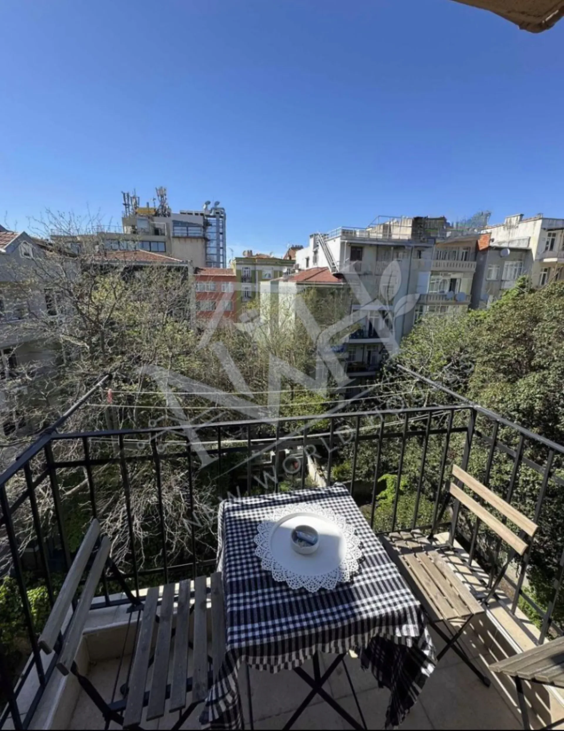 FULLY RENOVATED 2+1 APARTMENT FOR SALE IN CIHANGIR – READY TO MOVE | PRIME BEYOĞLU LOCATION