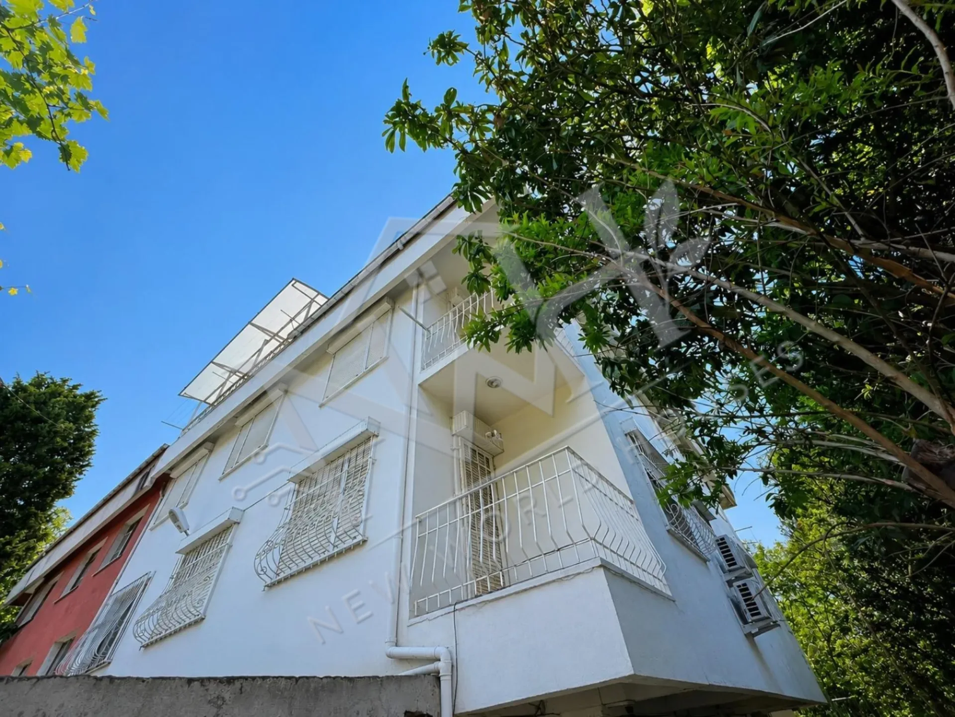 PROPERTY FOR SALE IN FLORYA - INVESTMENT OPPORTUNITY.