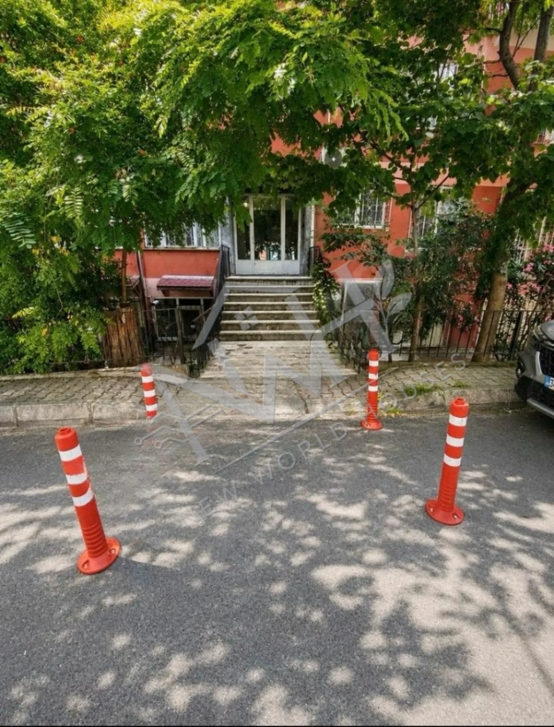 SPACIOUS 120 m² 3+1 APARTMENT FOR SALE NEAR THE METRO IN MECİDİYEKÖY.