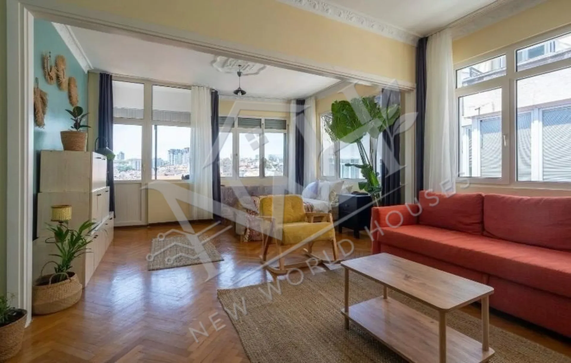 3+1 APARTMENT WITH BOSPHORUS VIEW IN BEŞİKTAŞ – FULLY FURNISHED - EXCELLENT INVESTMENT OPPORTUNITY