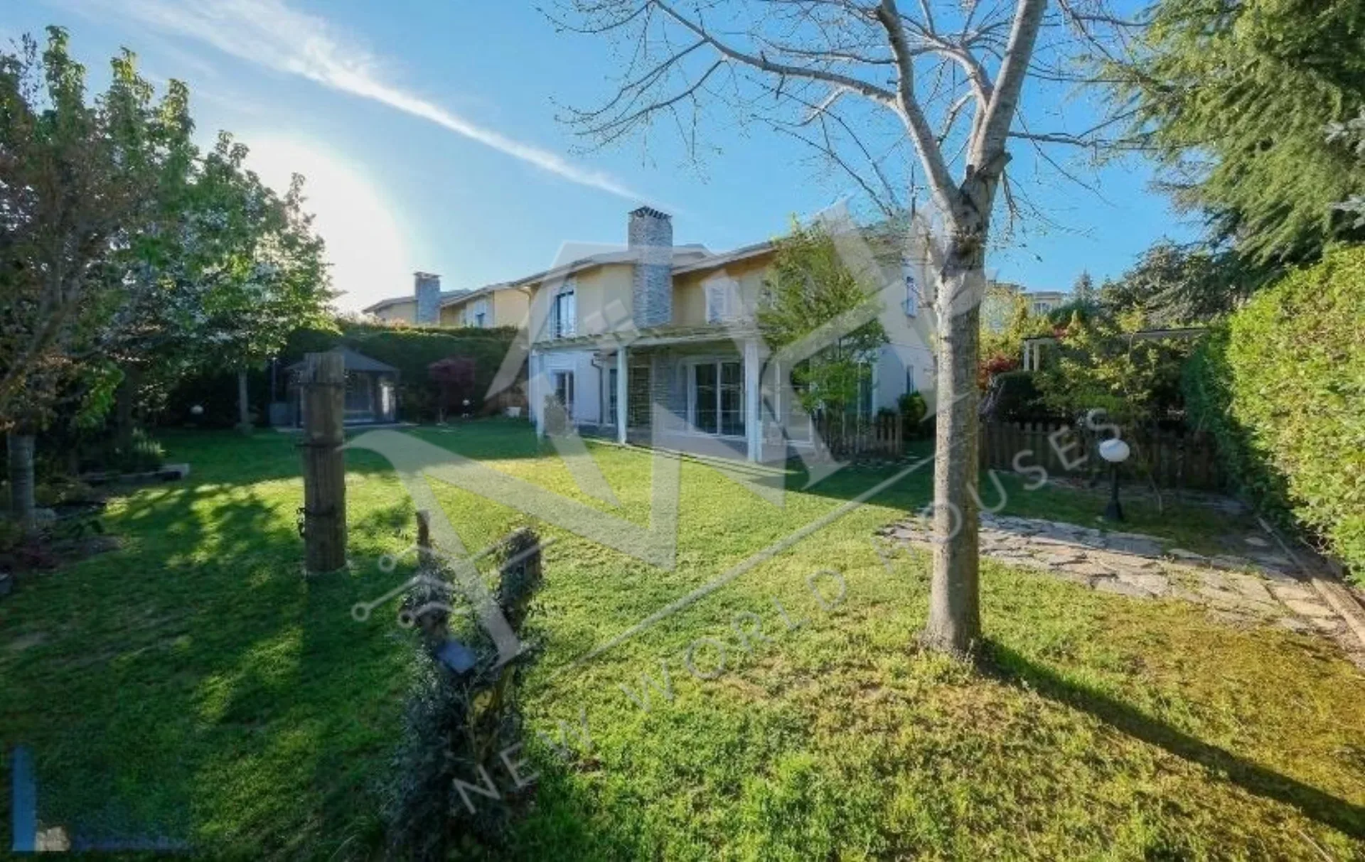 EXCLUSIVE 3+1 VILLA WITH 650 m² PRIVATE GARDEN – AKFIRAT HOUSES