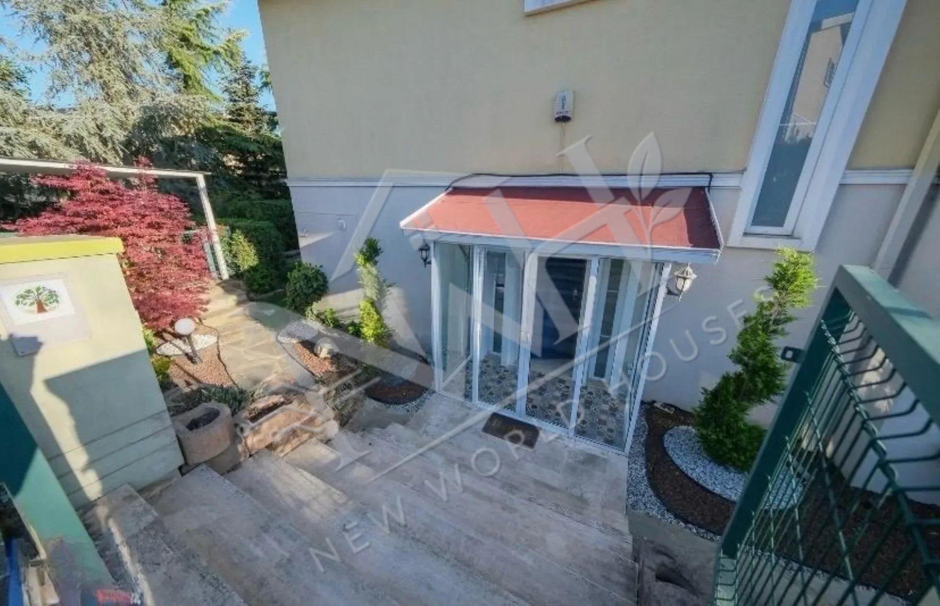 EXCLUSIVE 3+1 VILLA WITH 650 m² PRIVATE GARDEN – AKFIRAT HOUSES