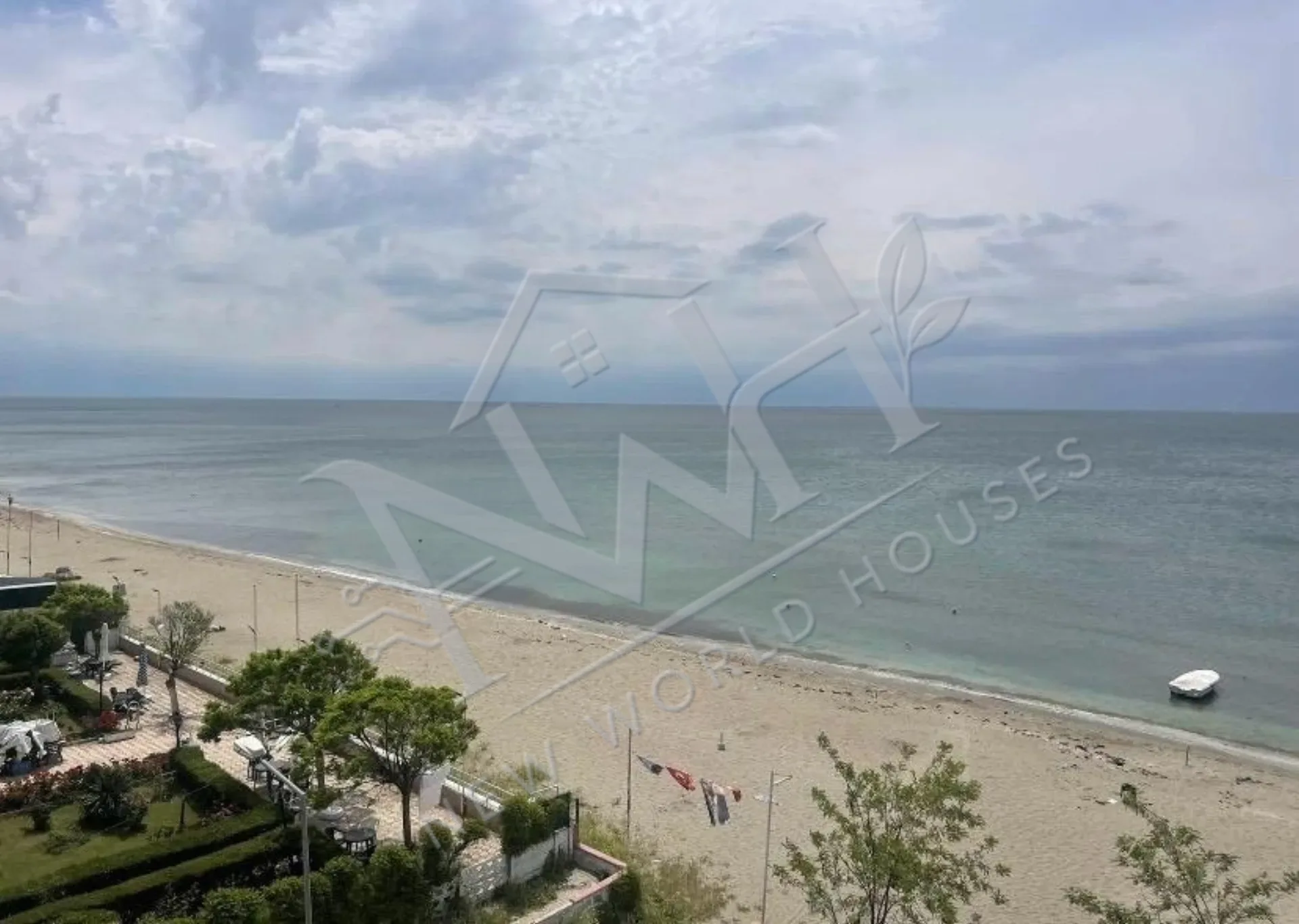 LUXURY SEAFRONT 2+1 APARTMENT – FULLY FURNISHED & MOVE-IN READY