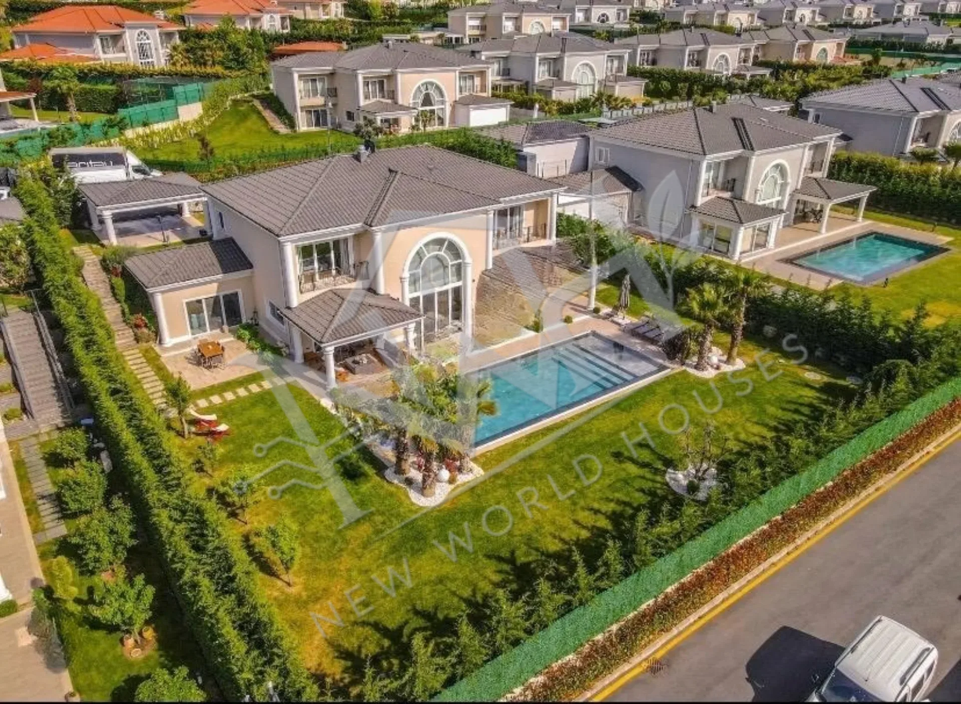EXCLUSIVE 5+1 LUXURY VILLA WITH PRIVATE POOL – ALKENT 2000, BÜYÜKÇEKMECE