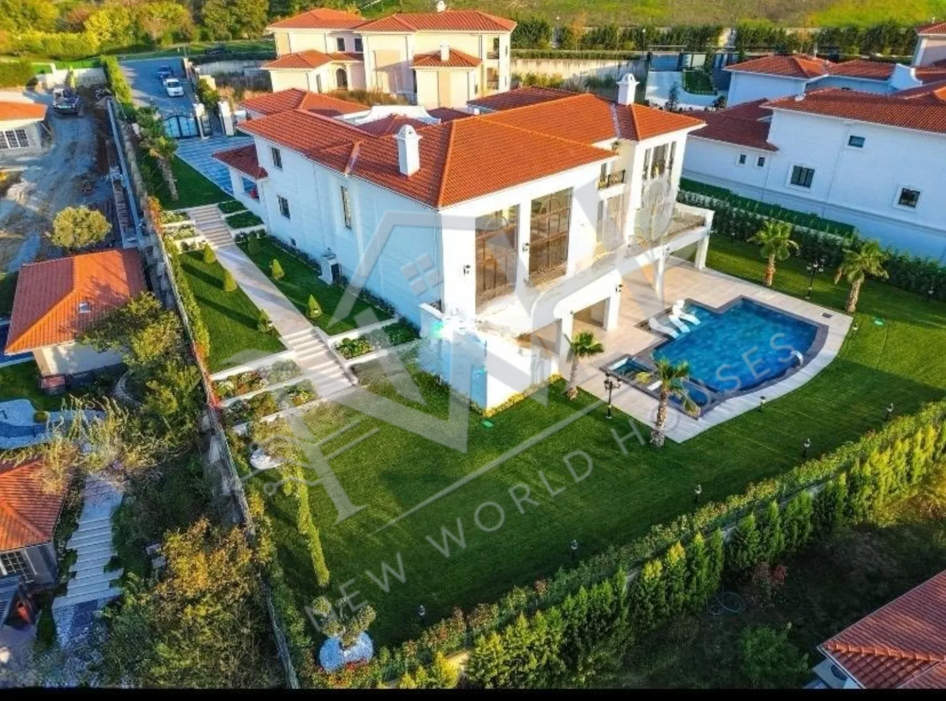 Luxury Tuscany Mansion with Sea & Lake Views