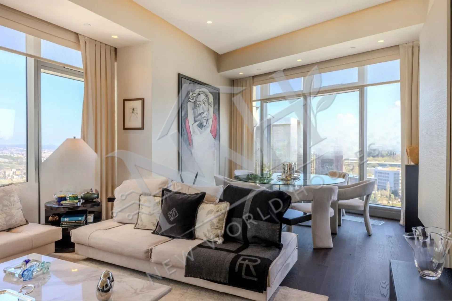 LUXURY 3.5+1 APARTMENT IN A GATED COMMUNITY IN A CENTRAL LOCATION IN SARIYER.