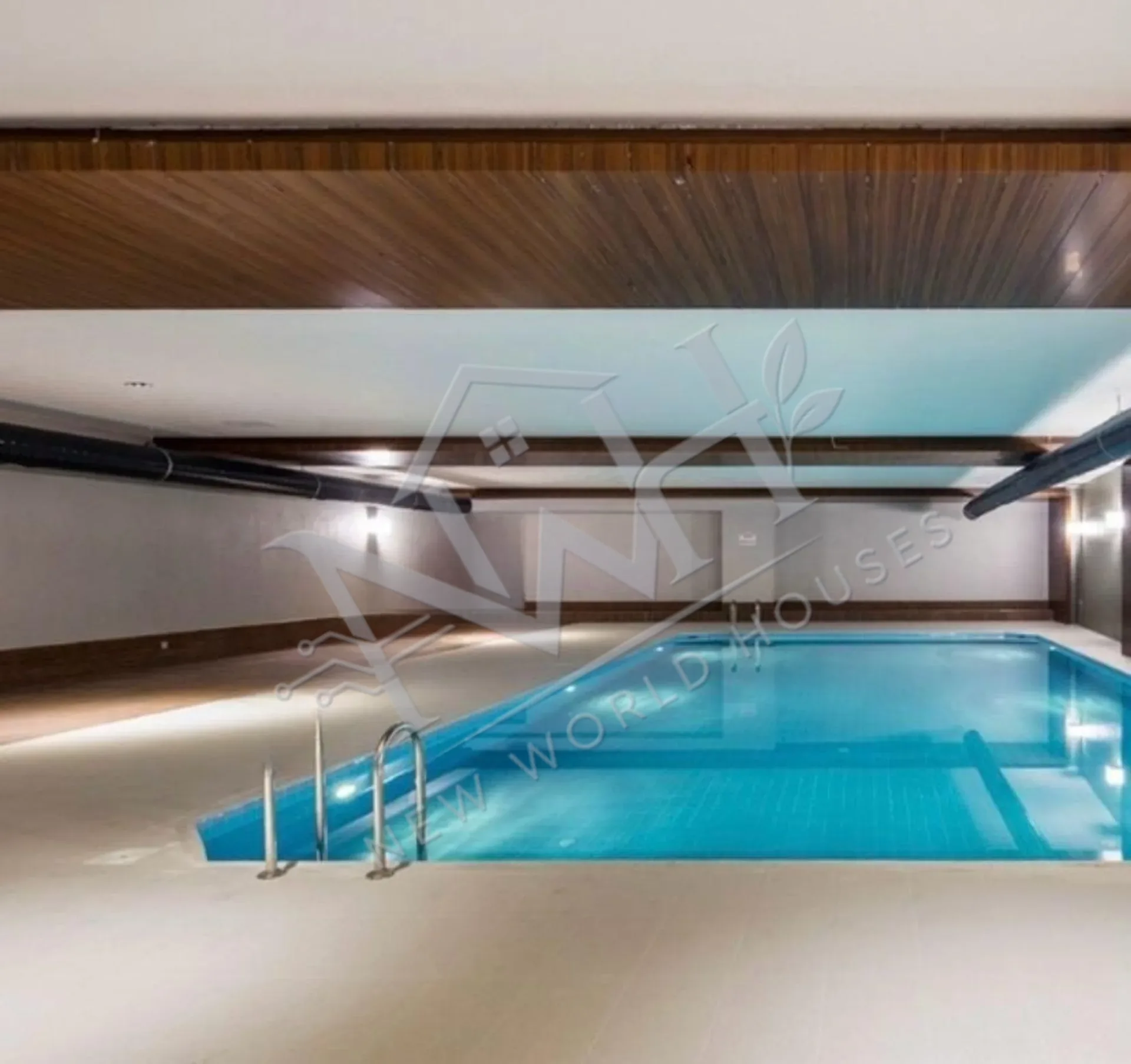 3-Bedroom Apartment for Sale in Topkapı Beyaz Park Evleri | Pool, Parking & Metro Access