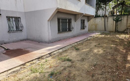 3+1 Apartment for Sale in a Complex with a Pool in Silivri