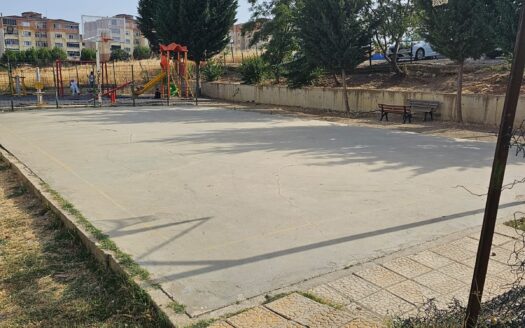 3+1 Apartment for Sale in a Complex with a Pool in Silivri