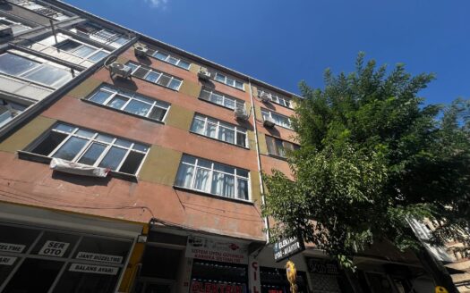 2+1 Apartment for Sale in a Central Location in Fatih