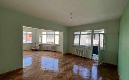 RENOVATED SEA VIEW APARTMENT FOR SALE IN SULTANAHMET – PRIME INVESTMENT IN ISTANBUL