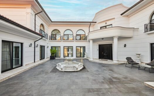 Prestigious 7+2 Detached Villa with Private Pool in Büyükçekmece, Istanbul