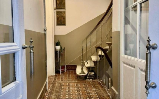 HISTORICAL 2+1 APARTMENT FOR SALE IN TAKSIM – PRIME LOCATION | HIGH INVESTMENT POTENTIAL
