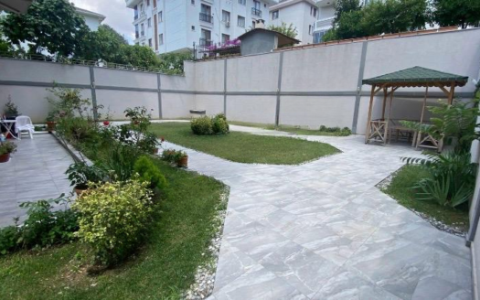 LUXURY CORNER APARTMENT FOR SALE IN BAHÇELİEVLER – PRIME CENTRAL LOCATION