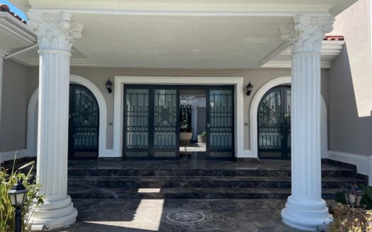PELICAN HILL ALKENT 2000: A LUXURY 13+2 TUSCAN-STYLE MANSION.