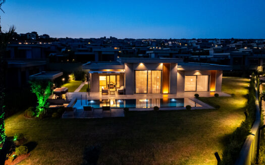 LUXURY DETACHED VILLAS WITH PRIVATE POOLS IN BÜYÜKÇEKMECE