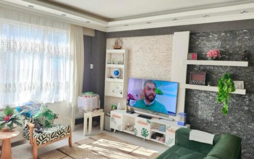 Spacious 3+1 Apartment for Sale in Fatih, Istanbul | Prime Avenue Location Near Metro