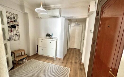 Spacious and airy 2+1 apartment for sale in Beşiktaş Türkali.