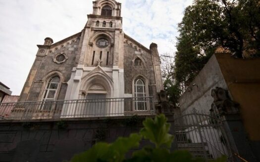 HISTORIC 1+1 APARTMENT IN THE HEART OF BEYOGLU – PRIME INVESTMENT OPPORTUNITY