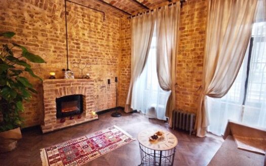 HISTORIC 1+1 APARTMENT IN THE HEART OF BEYOGLU – PRIME INVESTMENT OPPORTUNITY