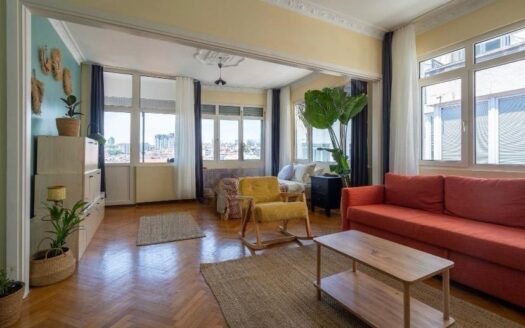 3+1 APARTMENT WITH BOSPHORUS VIEW IN BEŞİKTAŞ – FULLY FURNISHED – EXCELLENT INVESTMENT OPPORTUNITY