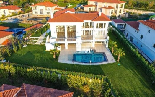 Luxury Tuscany Mansion with Sea & Lake Views
