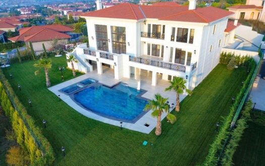 Luxury Tuscany Mansion with Sea & Lake Views